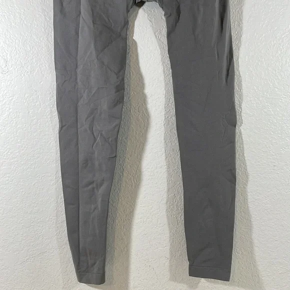 Gymshark Seamless Gray & Coral Workout Leggings Size Medium - Picture 6 of 8